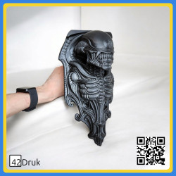 Полиця «Чужий» для фанатів наукової фантастики | 42Druk