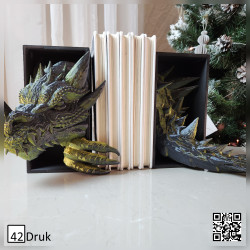 Бук-енди Замок драконів: 3D-друковані тримачі для книг | 42Druk